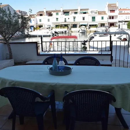 Holiday home 395-casa Canal 4 *